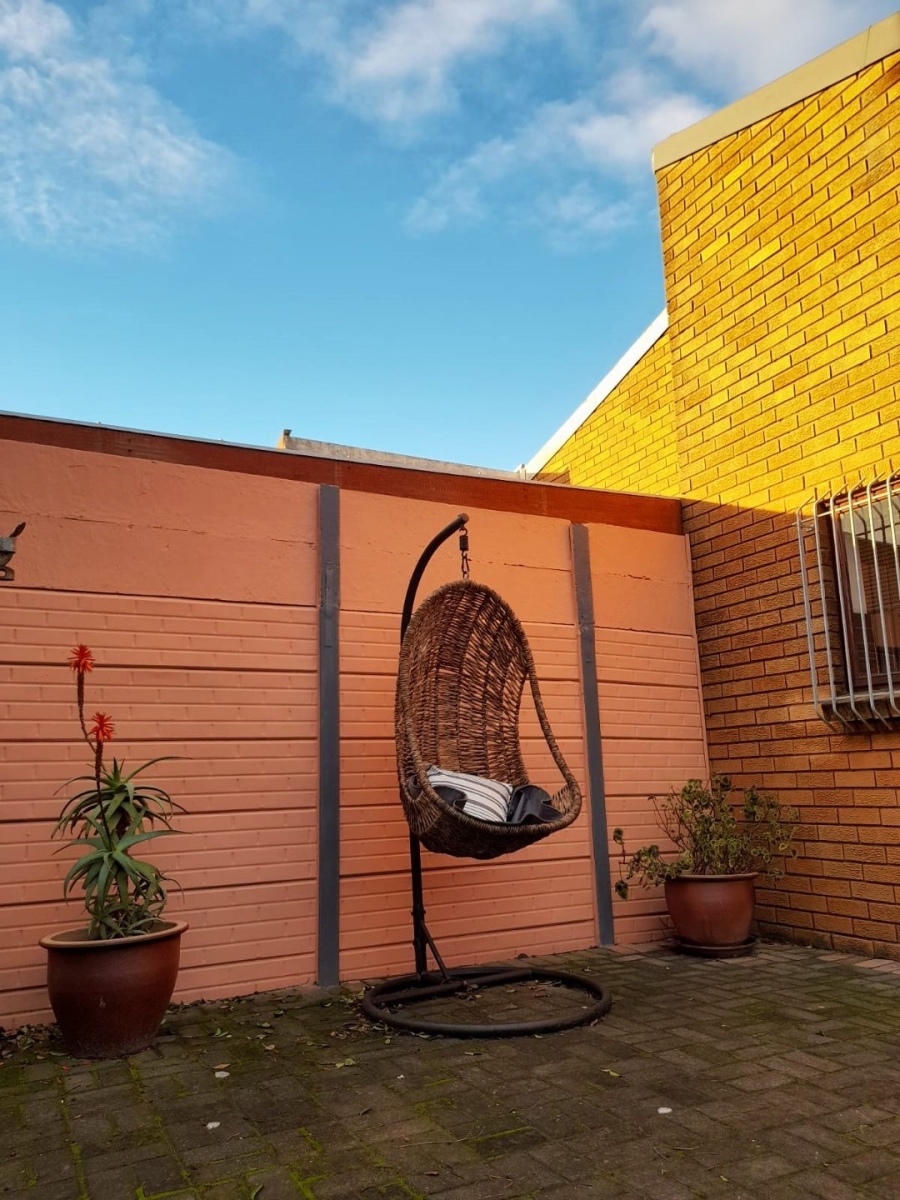 2 Bedroom Property for Sale in Sonnekuil Western Cape